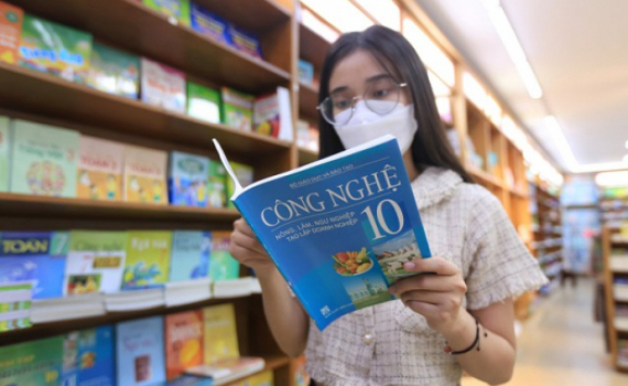 V&igrave; sao tiền chiết khấu s&aacute;ch gi&aacute;o khoa đội l&ecirc;n cao?