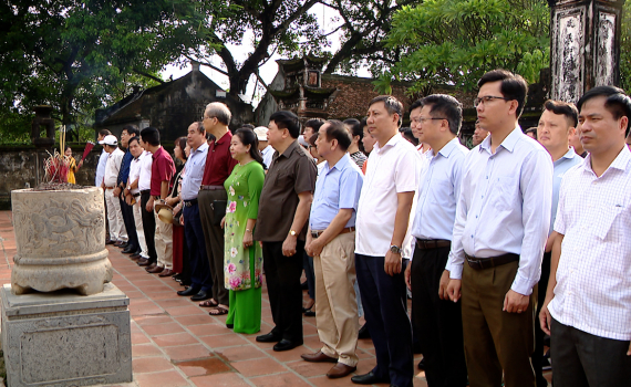 Lớp tập huấn l&atilde;nh đạo, quản l&yacute; văn học nghệ thuật tham quan thực tế tại Ninh B&igrave;nh