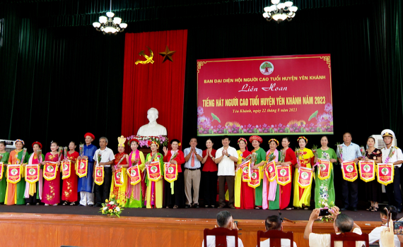 Li&ecirc;n hoan Tiếng h&aacute;t Người cao tuổi huyện Y&ecirc;n Kh&aacute;nh năm 2023