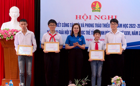 Trao giải Hội thi Tin học trẻ tỉnh Ninh B&igrave;nh lần thứ XXVI