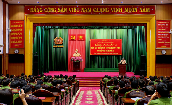 Ph&ograve;ng Cảnh s&aacute;t giao th&ocirc;ng, C&ocirc;ng an tỉnh tập huấn c&aacute;c Th&ocirc;ng tư quy định về nghiệp vụ đăng k&yacute; xe 