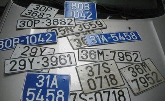 Một người được sở hữu nhiều biển &ocirc; t&ocirc;, xe m&aacute;y