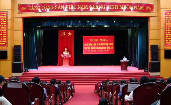 Y&ecirc;n M&ocirc; bồi dưỡng ch&iacute;nh trị h&egrave; cho c&aacute;n bộ, gi&aacute;o vi&ecirc;n