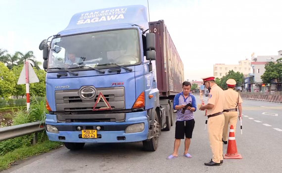 Ninh B&igrave;nh ra qu&acirc;n tổng kiểm so&aacute;t phương tiện vận tải
