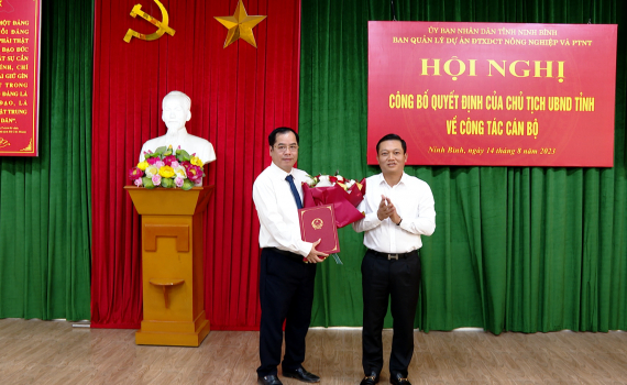 C&ocirc;ng bố Quyết định bổ nhiệm Gi&aacute;m đốc Ban Quản l&yacute; dự &aacute;n đầu tư x&acirc;y dựng c&ocirc;ng tr&igrave;nh N&ocirc;ng nghiệp v&agrave; Ph&aacute;t triển n&ocirc;ng th&ocirc;n tỉnh