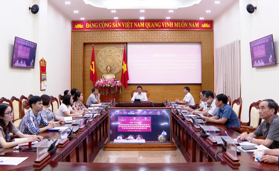 Vai tr&ograve; của gia đ&igrave;nh, d&ograve;ng họ trong x&acirc;y dựng x&atilde; hội học tập