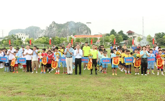 Khai mạc Giải b&oacute;ng đ&aacute; nhi đồng huyện Gia Viễn năm 2023