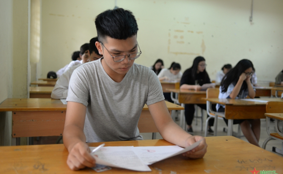 L&ugrave;i thời gian c&ocirc;ng bố điểm chuẩn đại học năm 2023 đến ng&agrave;y 24-8