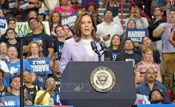 Bầu cử Mỹ 2024: B&agrave; Harris dẫn trước &ocirc;ng Trump với khoảng c&aacute;ch mong manh