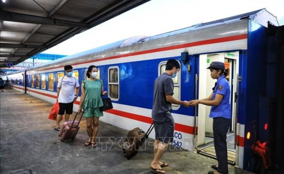 Ng&agrave;nh đường sắt giảm 10% gi&aacute; v&eacute; cho sinh vi&ecirc;n v&agrave; người th&acirc;n khi đi nhập học