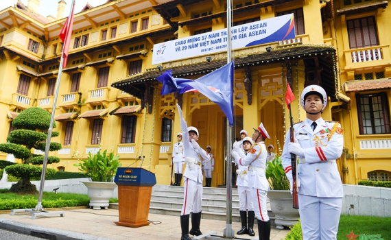 Lễ thượng cờ kỷ niệm 57 năm Ng&agrave;y th&agrave;nh lập ASEAN