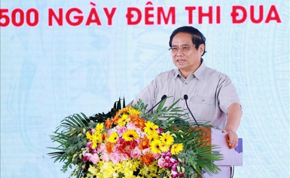 Thủ tướng Phạm Minh Ch&iacute;nh ph&aacute;t động thi đua cao điểm 500 ng&agrave;y đ&ecirc;m ho&agrave;n th&agrave;nh 3.000 km cao tốc