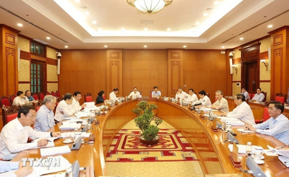 Tổng B&iacute; thư, Chủ tịch nước T&ocirc; L&acirc;m chủ tr&igrave; họp Bộ Ch&iacute;nh trị cho &yacute; kiến v&agrave;o c&aacute;c văn kiện