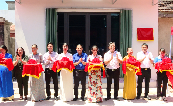 Kh&aacute;nh th&agrave;nh nh&agrave; nh&acirc;n &aacute;i cho hộ cận ngh&egrave;o tại phường Ninh Sơn