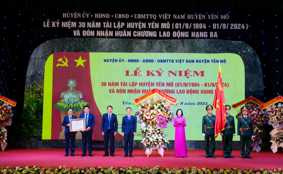 Y&ecirc;n M&ocirc; kỷ niệm 30 năm t&aacute;i lập huyện v&agrave; đ&oacute;n nhận Hu&acirc;n chương Lao động hạng Ba