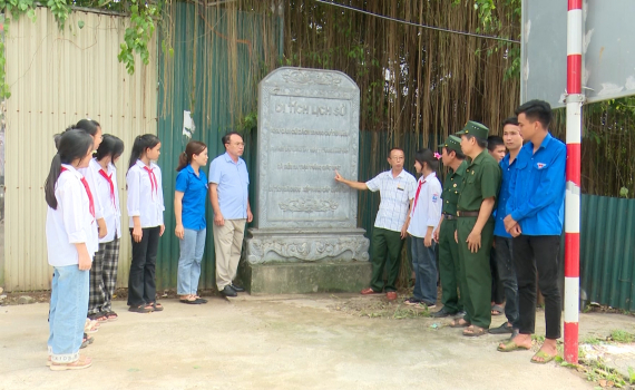 M&ugrave;a thu c&aacute;ch mạng th&aacute;ng T&aacute;m ở Nho Quan