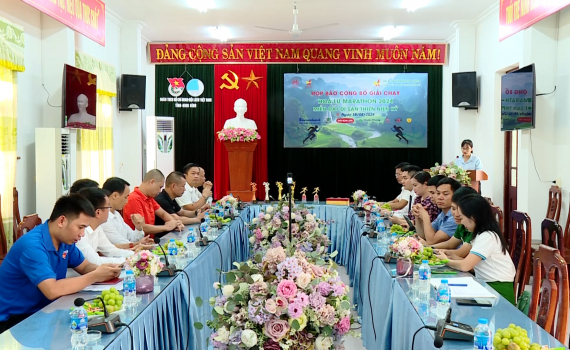 Họp b&aacute;o c&ocirc;ng bố Giải chạy Hoa Lư Marathon 2024