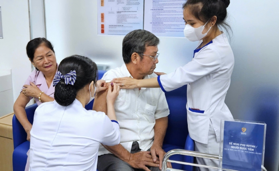 Việt Nam c&oacute; th&ecirc;m vaccine mới ph&ograve;ng 23 chủng phế cầu