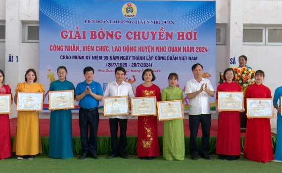 LĐLĐ huyện Nho Quan biểu dương c&aacute;n bộ, đo&agrave;n vi&ecirc;n c&ocirc;ng đo&agrave;n ti&ecirc;u biểu 