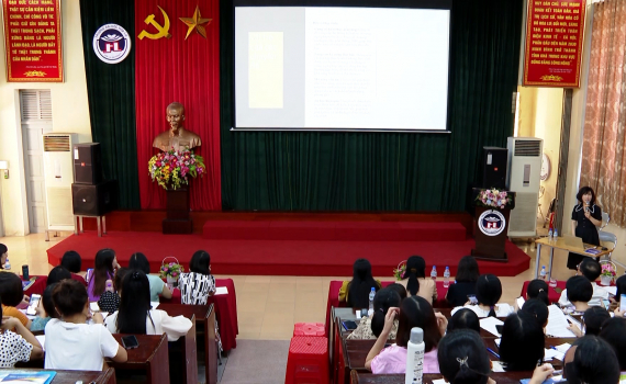 Sở GD&ĐT tăng cường tập huấn gi&aacute;o vi&ecirc;n giảng dạy chương tr&igrave;nh mới  