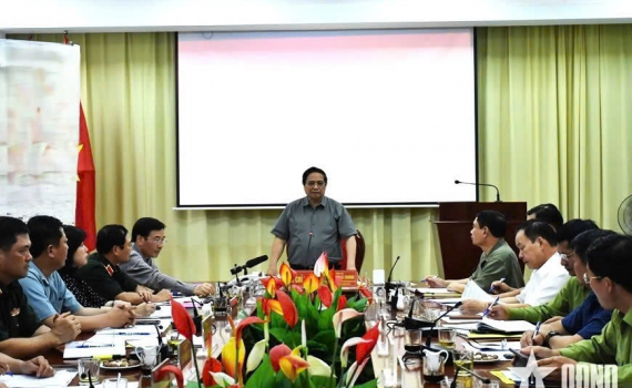 Thủ tướng Phạm Minh Ch&iacute;nh l&agrave;m việc với tỉnh Điện Bi&ecirc;n về c&ocirc;ng t&aacute;c ứng ph&oacute;, khắc phục hậu quả thi&ecirc;n tai