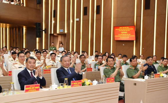Tổng B&iacute; thư T&ocirc; L&acirc;m gặp mặt c&aacute;c gương điển h&igrave;nh dự Đại hội Thi đua &ldquo;V&igrave; an ninh Tổ quốc&rdquo; lần thứ IX