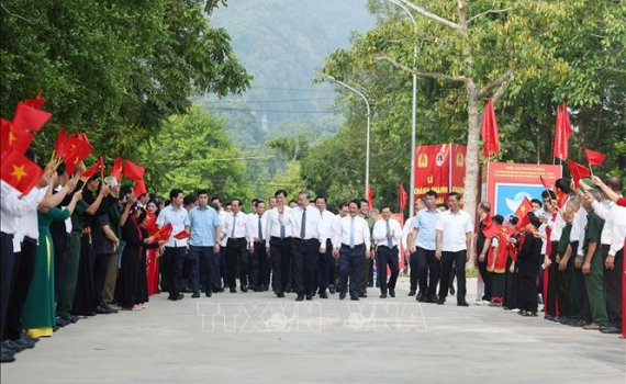 Tổng B&iacute; thư T&ocirc; L&acirc;m dự Ng&agrave;y hội To&agrave;n d&acirc;n bảo vệ an ninh Tổ quốc ở T&acirc;n Tr&agrave;o (Tuy&ecirc;n Quang)