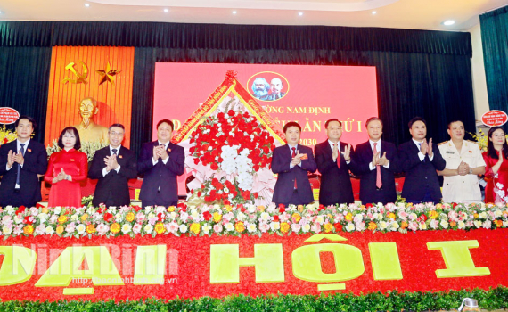 Đồng ch&iacute; B&iacute; thư Tỉnh ủy Trương Quốc Huy: X&acirc;y dựng phường Nam Định trở th&agrave;nh đ&ocirc; thị xanh, th&ocirc;ng minh, hiện đại ở ph&iacute;a Đ&ocirc;ng của tỉnh Ninh B&igrave;nh