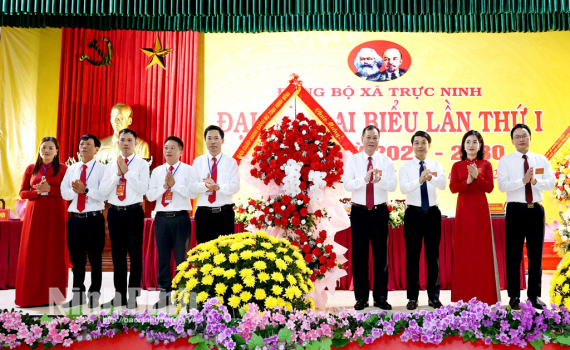 Đồng ch&iacute; Ph&oacute; B&iacute; thư Tỉnh ủy, Chủ tịch HĐND tỉnh L&ecirc; Quốc Chỉnh dự v&agrave; chỉ đạo Đại hội Đảng bộ x&atilde; Trực Ninh, nhiệm kỳ 2025-2030