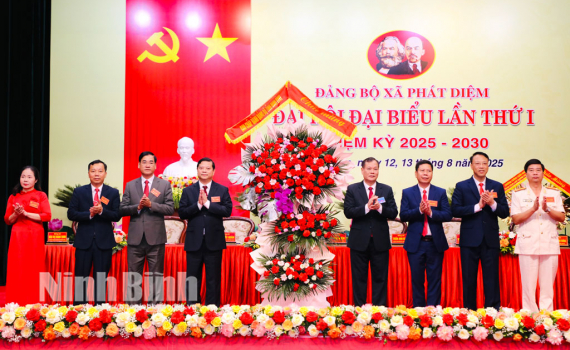 Đồng ch&iacute; Ph&oacute; B&iacute; thư Tỉnh ủy, Chủ tịch HĐND tỉnh L&ecirc; Quốc Chỉnh dự v&agrave; chỉ đạo Đại hội Đảng bộ x&atilde; Ph&aacute;t Diệm, nhiệm kỳ 2025-2030