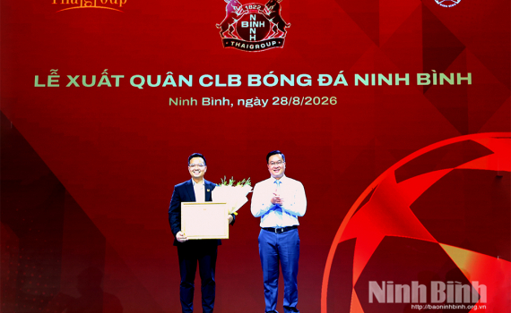 C&acirc;u lạc bộ b&oacute;ng đ&aacute; Ninh B&igrave;nh tổ chức Lễ xuất qu&acirc;n m&ugrave;a giải 2026-2027