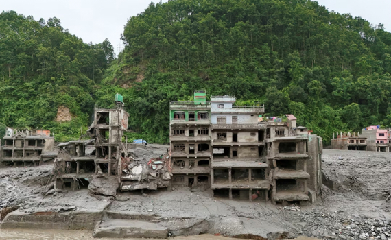 Hơn 1.300 người mất t&iacute;ch do lũ qu&eacute;t ở Nepal, Trung Quốc