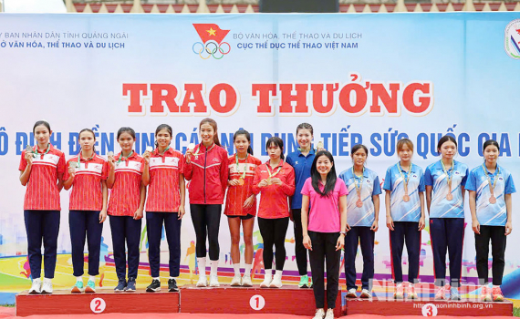 Ninh B&igrave;nh gi&agrave;nh Huy chương V&agrave;ng nội dung 4x400m nữ tại Giải Điền kinh tiếp sức v&ocirc; địch quốc gia 2026
