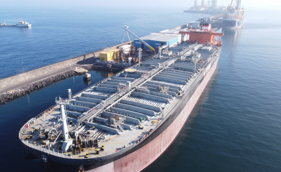 Gi&aacute; xăng dầu h&ocirc;m nay 27/8: Giảm trước kỳ vọng mở lại eo biển Hormuz