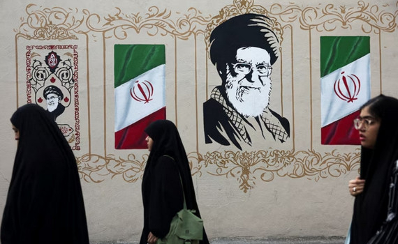 Mỹ ph&aacute;t động "chiến tranh kinh tế" chưa từng c&oacute; nhằm v&agrave;o Iran
