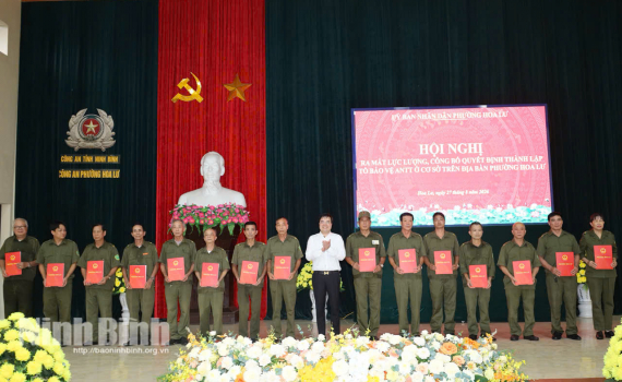 Phường Hoa Lư: Ra mắt 64 Tổ bảo vệ an ninh, trật tự ở cơ sở
