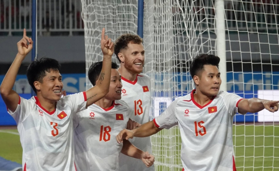 Thắng Indonesia 3-0, đội tuyển Việt Nam rộng cửa v&agrave;o b&aacute;n kết ASEAN Cup 2026