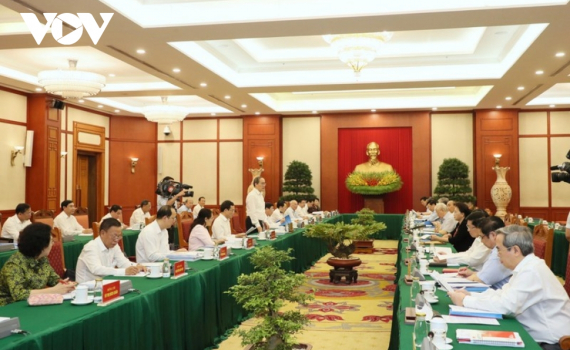 Bộ Ch&iacute;nh trị l&agrave;m việc với 37 tỉnh, th&agrave;nh về chuẩn bị Đại hội Đảng bộ