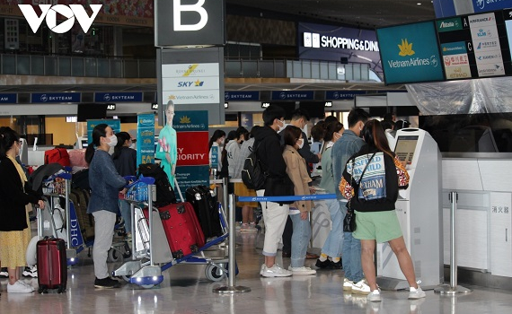 Chuyến bay thương mại đầu ti&ecirc;n của Việt Nam hạ c&aacute;nh an to&agrave;n tại Nhật Bản