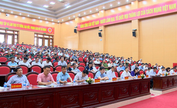Đo&agrave;n ĐBQH tỉnh tiếp x&uacute;c cử tri huyện Gia Viễn