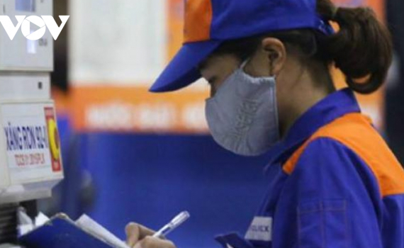 Gi&aacute; xăng kh&ocirc;ng giảm nhiều như dự đo&aacute;n