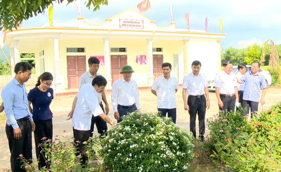 Kiểm tra x&acirc;y dựng n&ocirc;ng th&ocirc;n mới tại huyện Gia Viễn