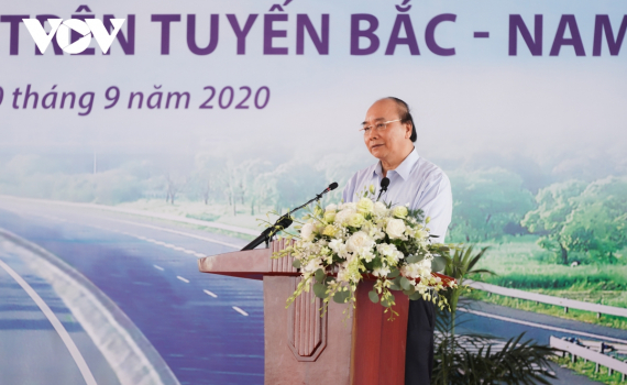 Thủ tướng: Kh&ocirc;ng được l&agrave;m dối, l&agrave;m ẩu, b&aacute;n thầu ăn ch&ecirc;nh lệch