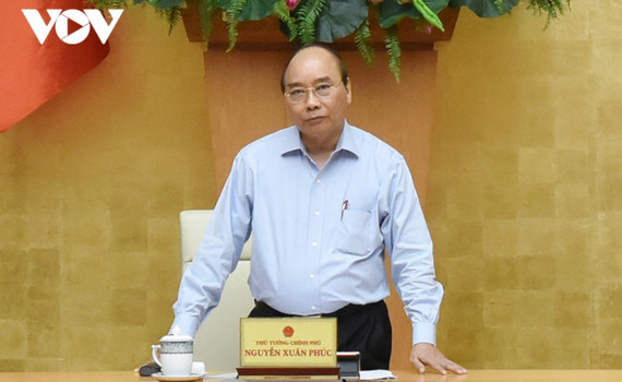 Thủ tướng: Xem x&eacute;t mở lại đường bay thương mại quốc tế