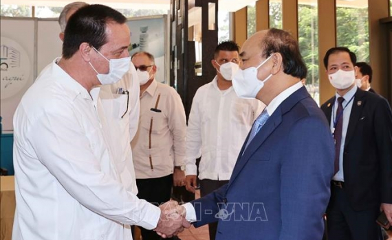 Chủ tịch nước Nguyễn Xu&acirc;n Ph&uacute;c thăm Trung t&acirc;m Nghi&ecirc;n cứu di truyền v&agrave; c&ocirc;ng nghệ sinh học - CIGB, Cuba
