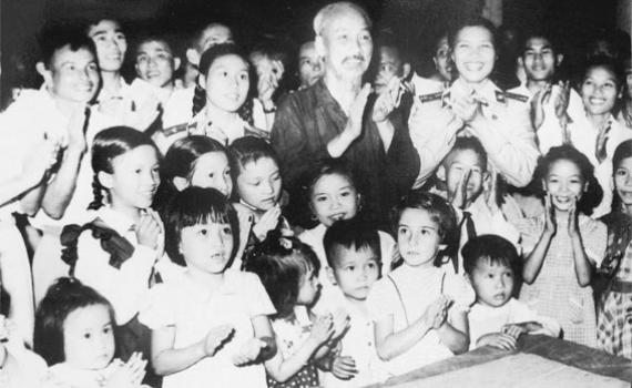 &ldquo;Sao cho được l&ograve;ng d&acirc;n&rdquo;