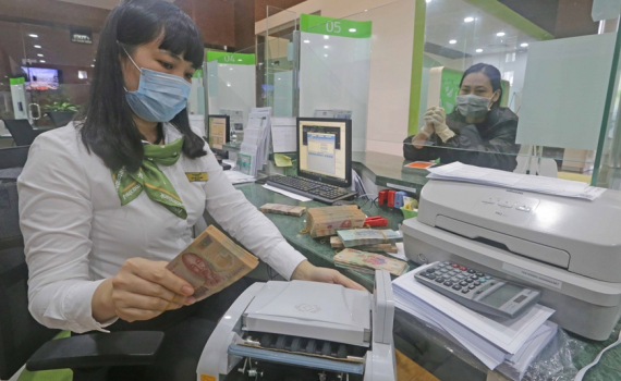 Ng&agrave;nh ng&acirc;n h&agrave;ng giảm l&atilde;i suất cho vay để hỗ trợ tăng trưởng kinh tế
