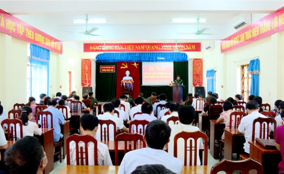 Bế mạc lớp cập nhật kiến thức QP&AN cho c&aacute;n bộ đối tượng 3