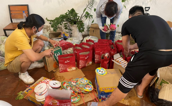 Mang Tết Trung thu đến với c&aacute;c em nhỏ sống giữa t&acirc;m dịch