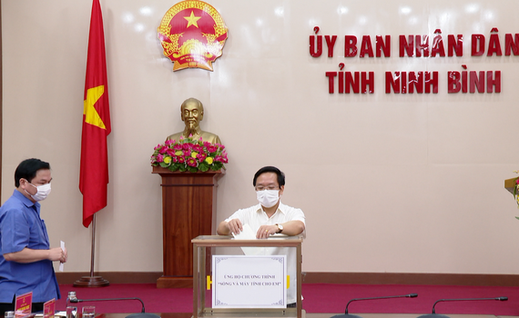 Ph&aacute;t động v&agrave; lan tỏa rộng r&atilde;i chương tr&igrave;nh "S&oacute;ng v&agrave; m&aacute;y t&iacute;nh cho em&rdquo;